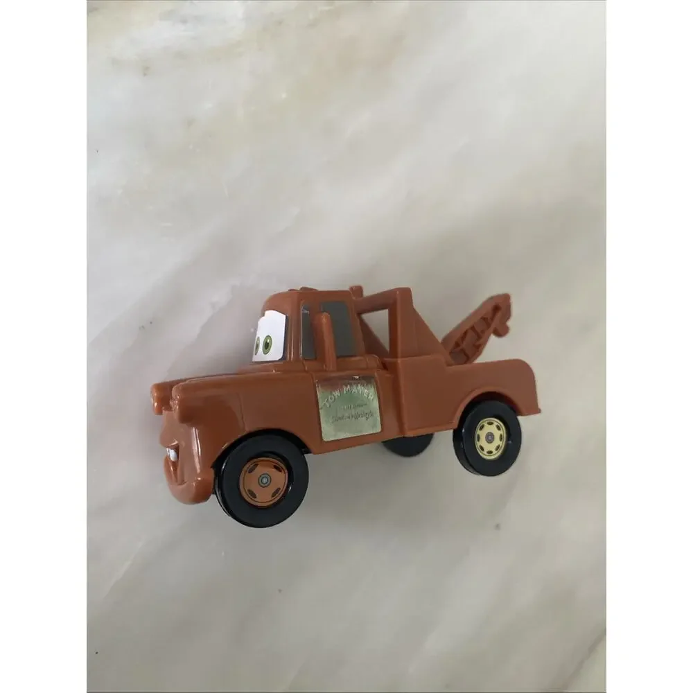 Disney Pixar Cars Tow Mater Plastic 2.5 inch light brown tan Toy